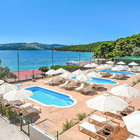 Medena-2 By Interhome * Traù