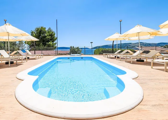 아파트 Medena-2 By Interhome 트로기르